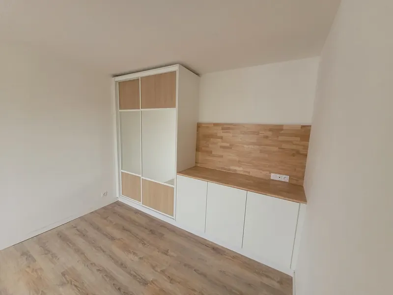 Dressing d'angle sur-mesure avec assise intégrée