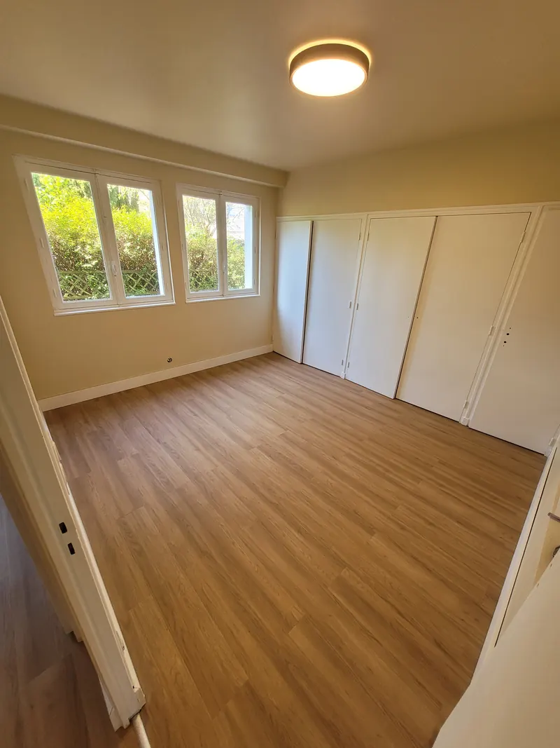 Parquet vinyle posé dans un cabinet de kinésithérapie